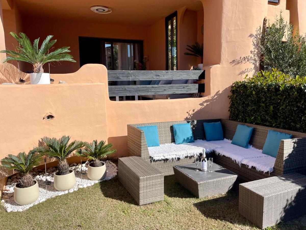 Casares Beach Golf Apartment With Private Garden Direct Pool Access Eksteriør bilde